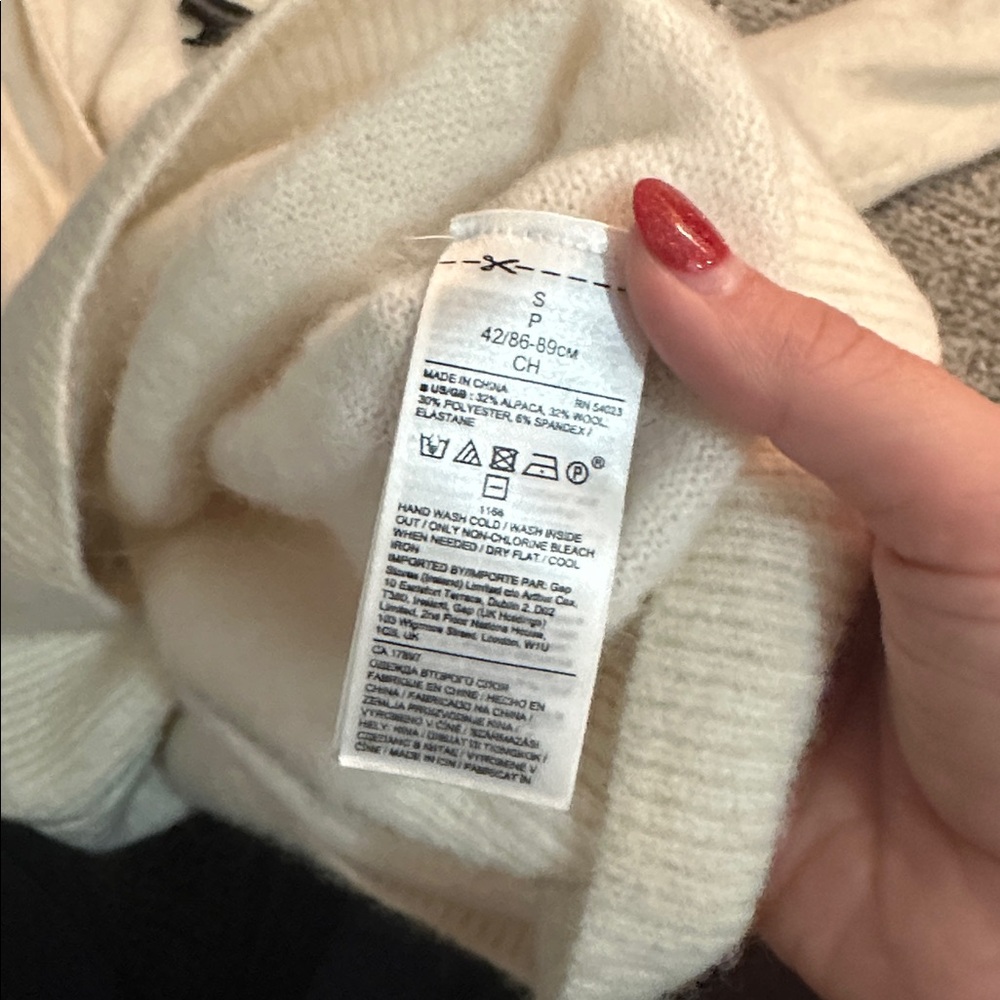 Banana republic cream polo sweater - Picture 3 of 3